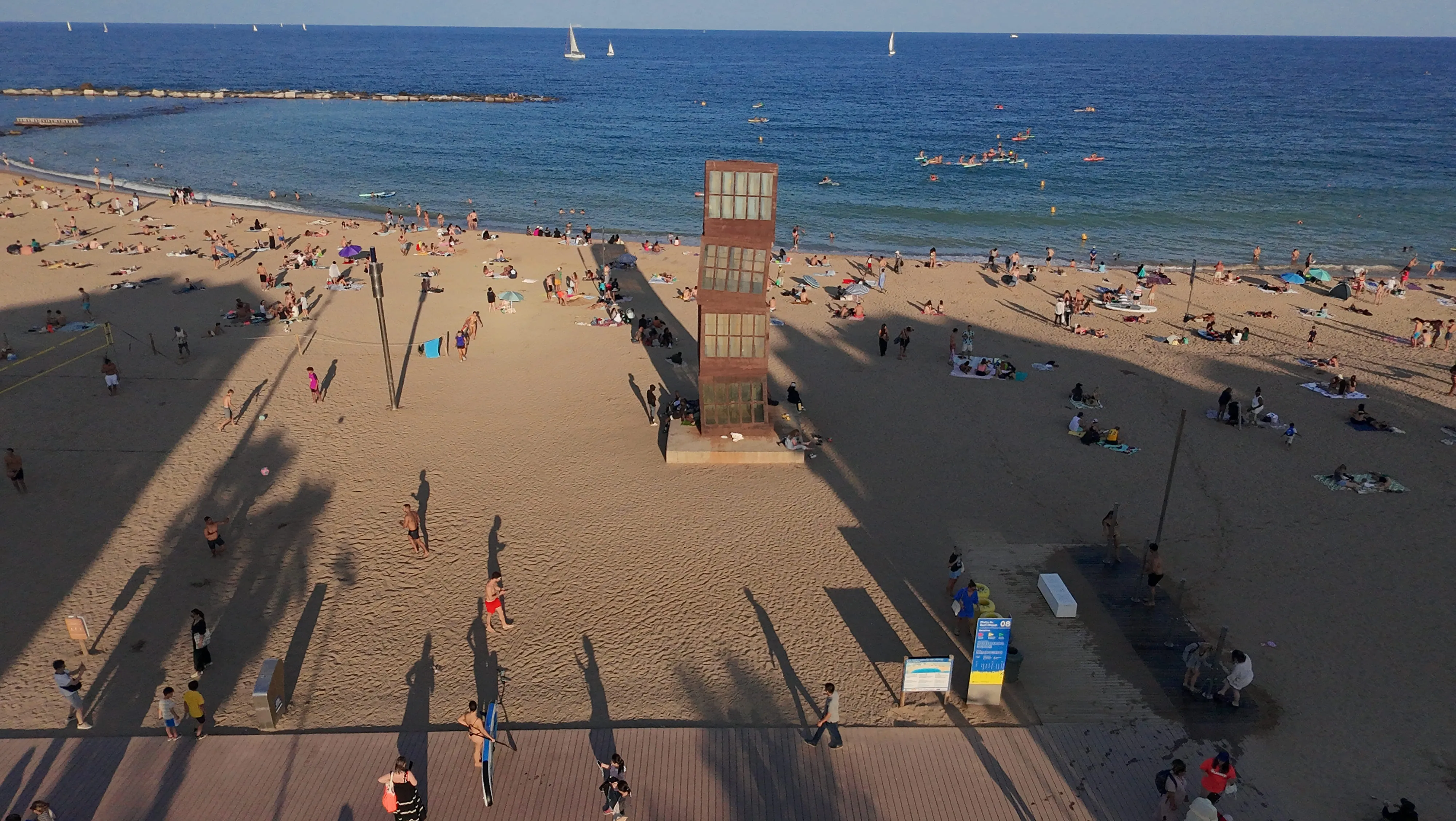 La Barceloneta Beach – Barcelona (2)