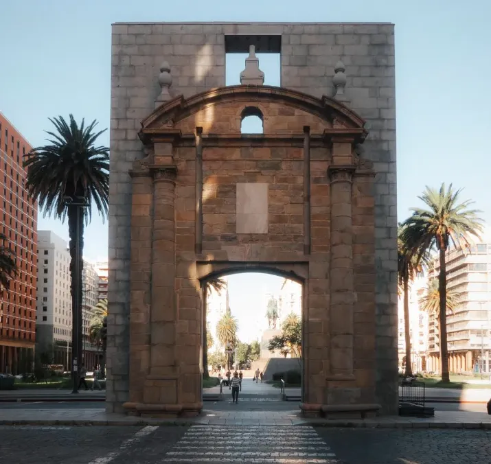 La Puerta de la Ciudadela – Montevideo (2)