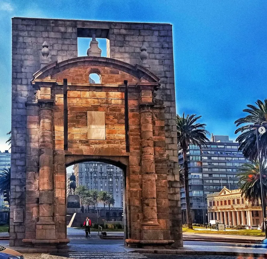 La Puerta de la Ciudadela – Montevideo (3)