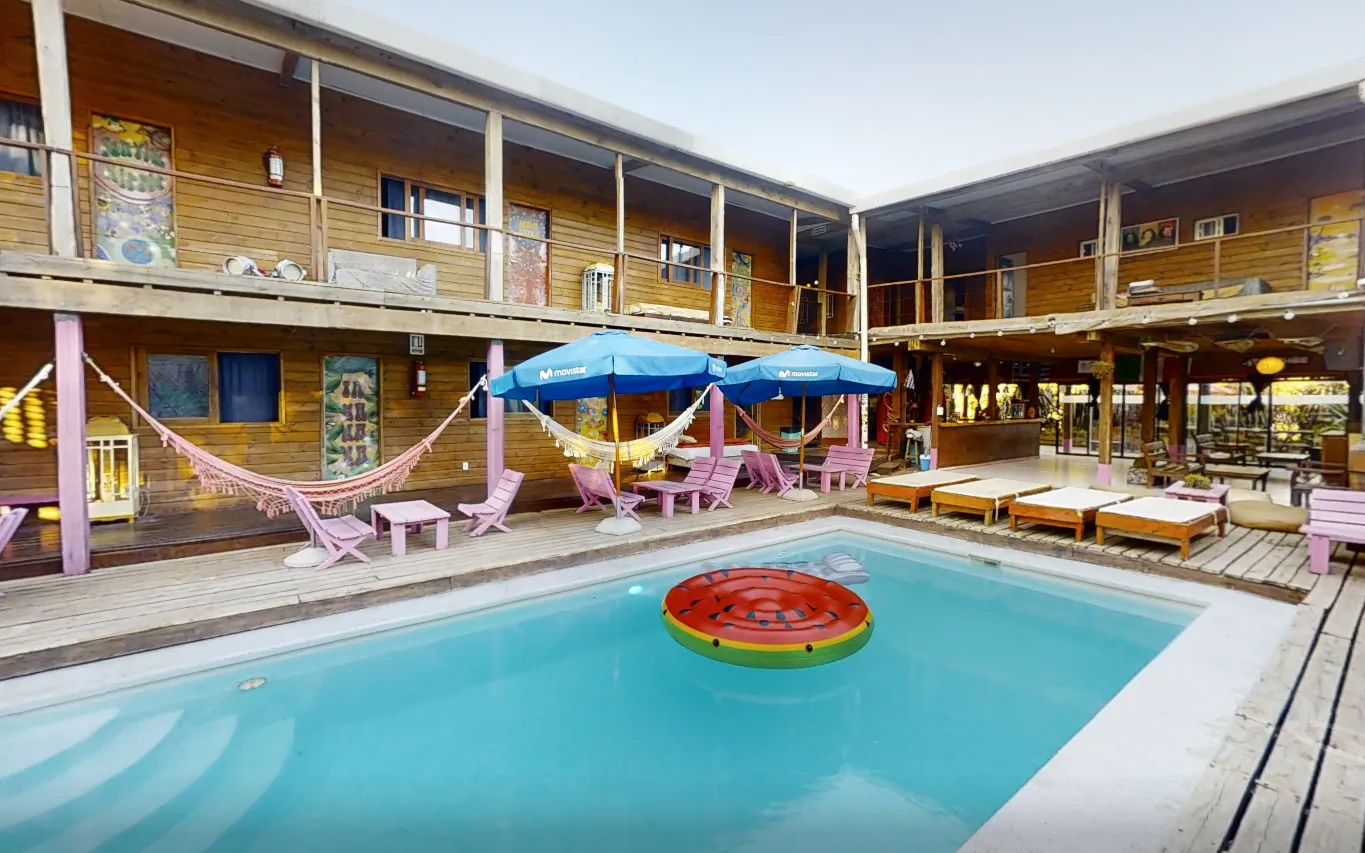 La Rubia Hostel – La Pedrera (2)