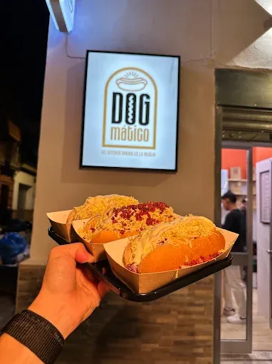Dogmático Hot Dog, perritos calientes