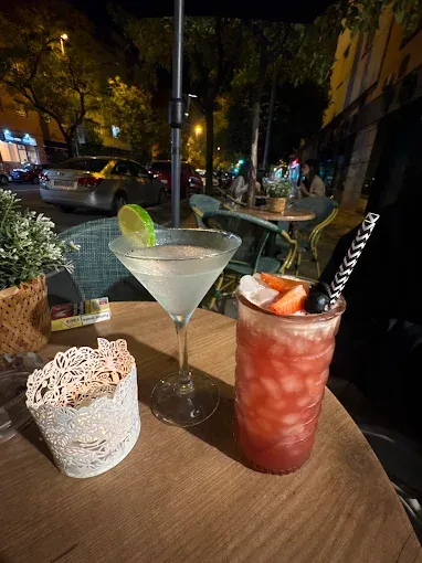 MAMA QUEEN CAFÉ Y COPAS – Sevilla (3)