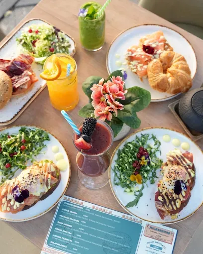 MAMA QUEEN CAFÉ Y COPAS – Sevilla (4)