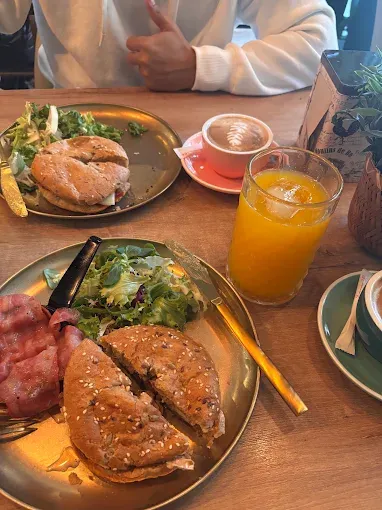 MAMA QUEEN CAFÉ Y COPAS – Sevilla (5)