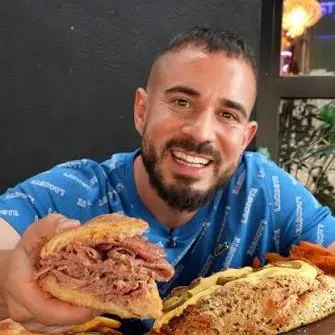 Cenando Con Pablo